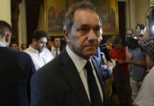 Inhibieron a Daniel Scioli en $189 millones por irregularidades en las UPA Inhibieron a Daniel Scioli en 189 millones de pesos por irregularidades en las UPA