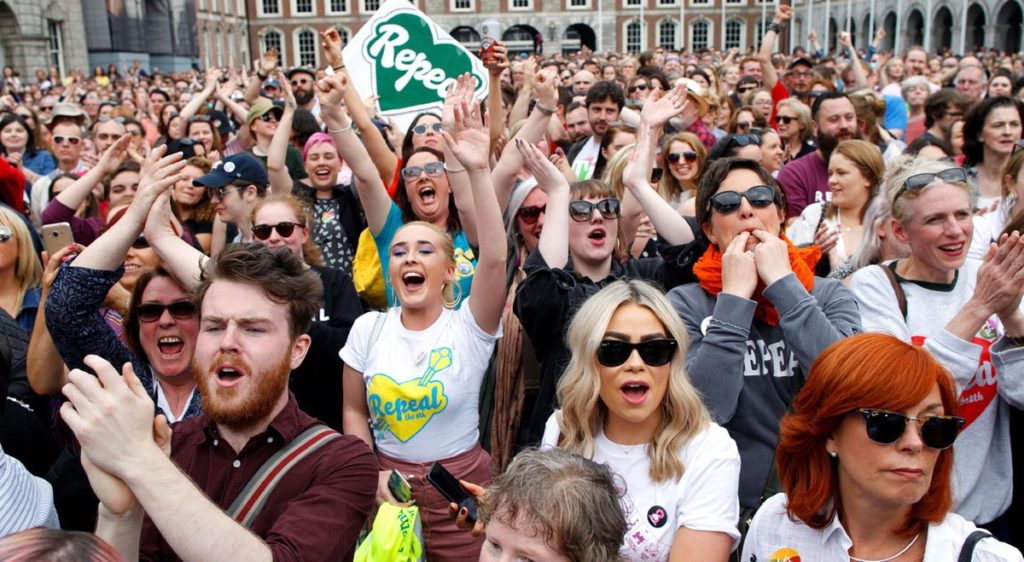 El centro de Irlanda concentraron a manifestantes a favor de la legalización del aborto