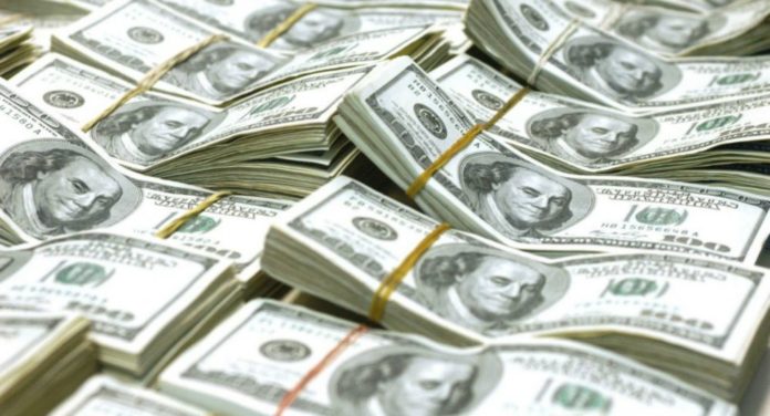 Dólar sin freno: se dispara 85 centavos y su cotización es de $ 27,58, sin intervención del Banco Central Dólar sin freno: se dispara 85 centavos y su cotización es de $ 27,58, sin intervención del Banco Central