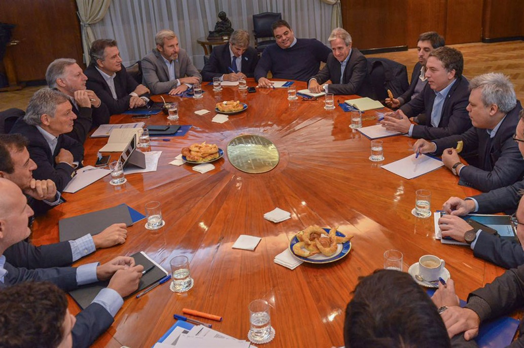Dujovne debutó como coordinador económico del gabinete de Macri
