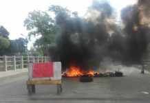 Vecinos de Lomas de Zamora protestaron tras estar seis días están sin luz Protesta de vecinos de Lomas de Zamora por los cortes de luz