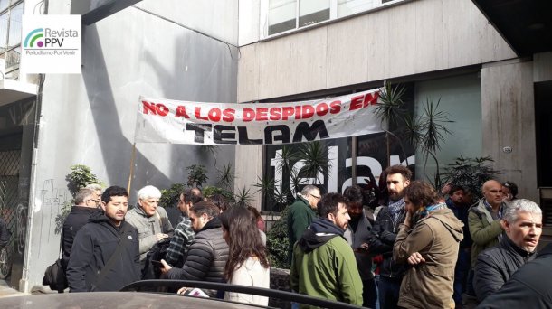 Los trabajadores de Télam toman los edificios de la agencia por los despidos