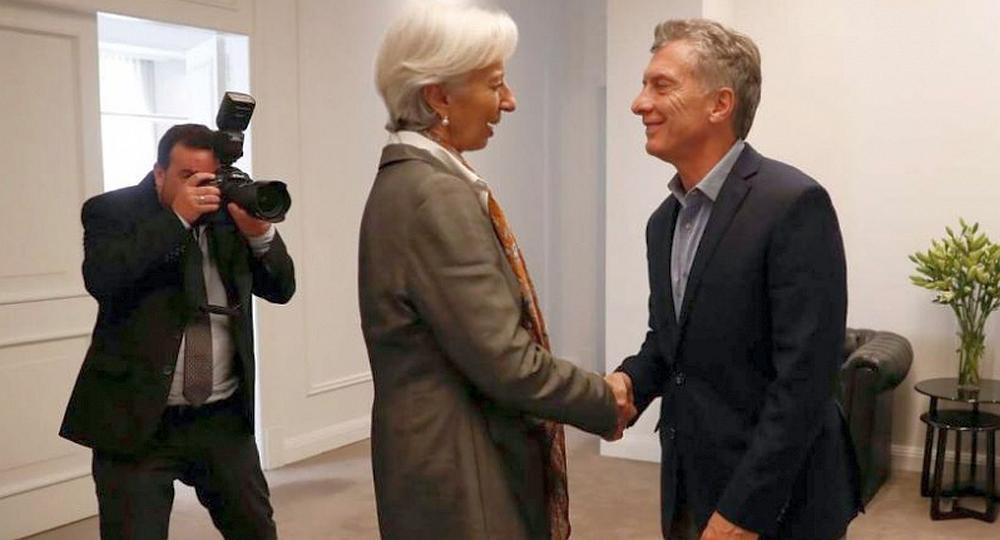 Macri logró la foto con Lagarde y selló el acuerdo con el FMI