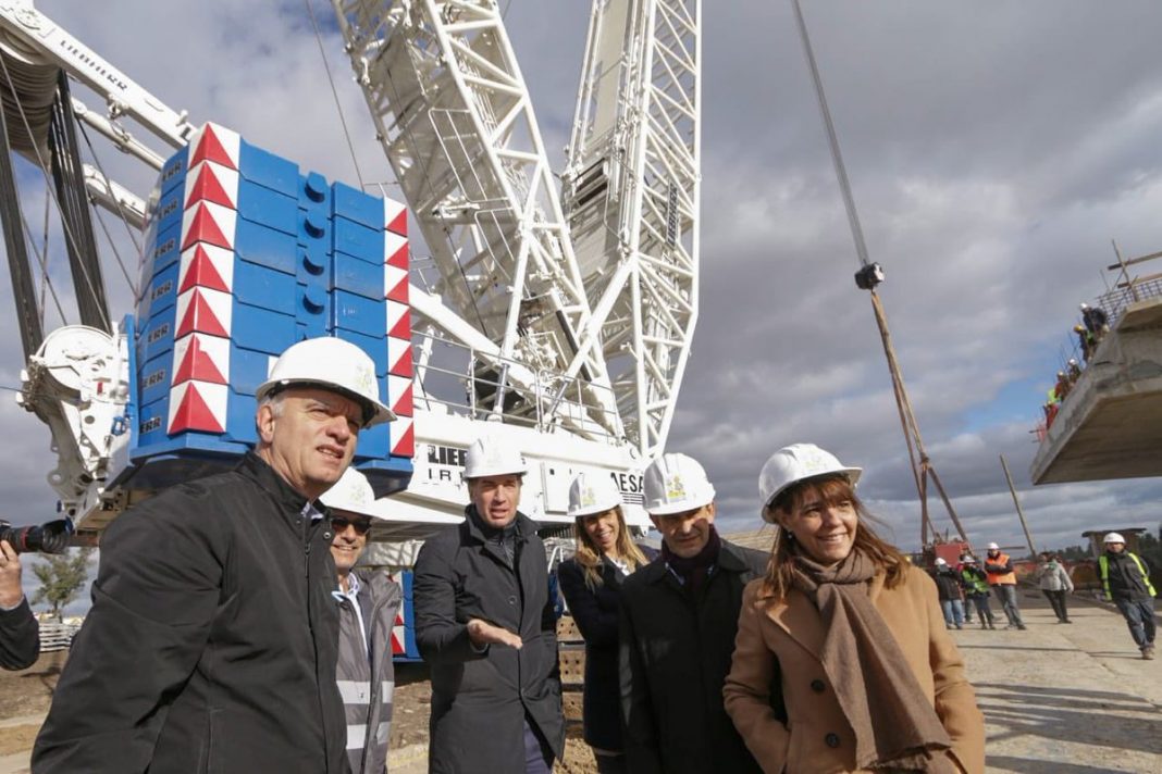 Grindetti y Santilli recorrieron la obras del puente que unirá Lanús y Capital