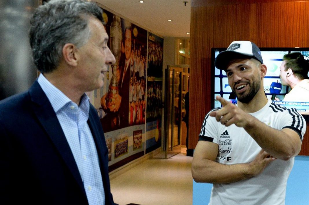 La charla de Mauricio Macri y el Kun Agüero: el mensaje del Presidente a la Selección Argentina