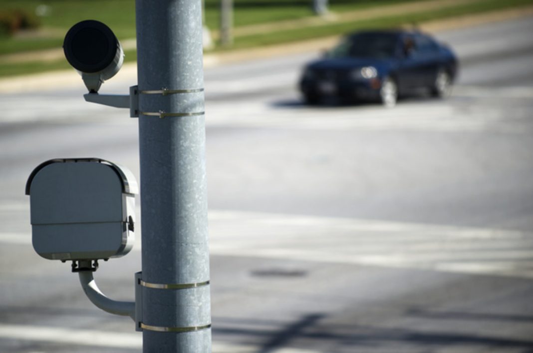 Multas en Lomas de Zamora: dónde están las cámaras que detectan infracciones en el distrito