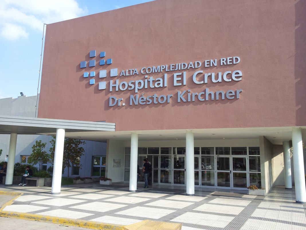 Autoridades del Hospital El Cruce desmienten recorte y aseguran que no habrá despidos