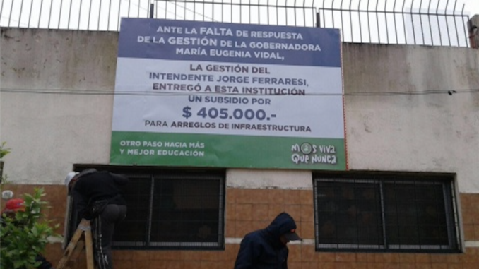 Ferraresi denuncia a Vidal con carteles en las obras que financia el Municipio