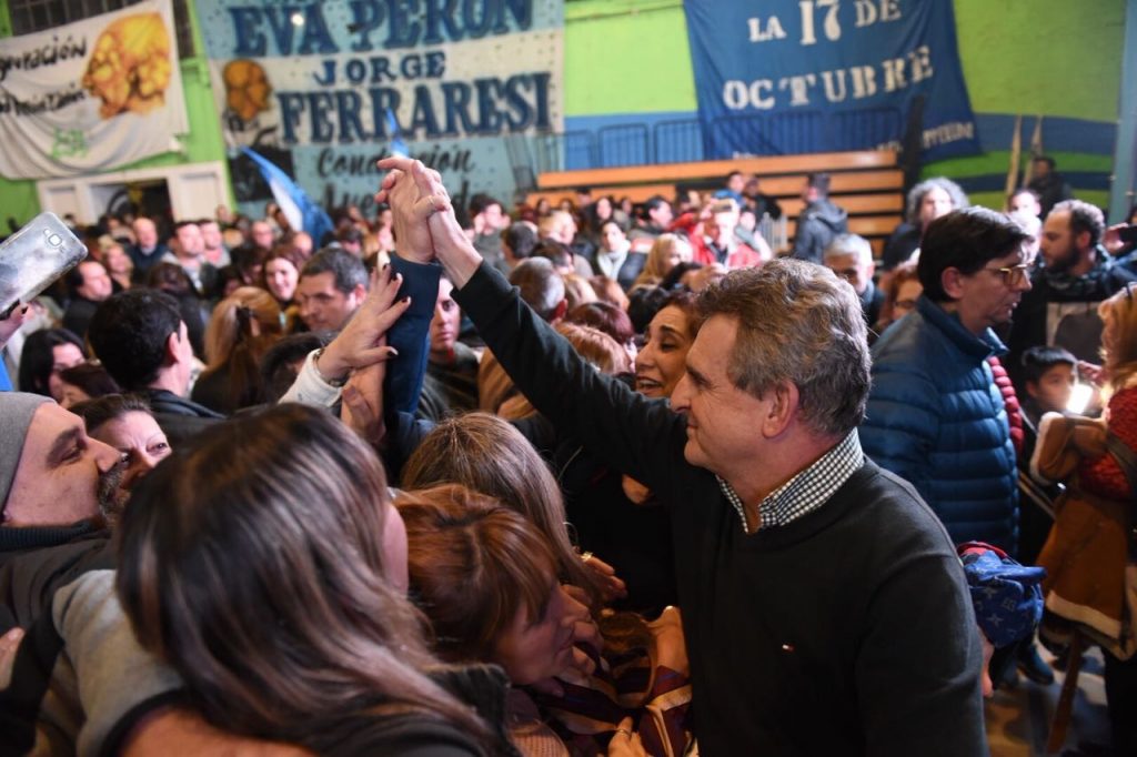 Agustín Rossi arrancó a caminar el Conurbano: estuvo en Avellaneda con Ferraresi