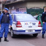 Movil-policial-y-efectivos-de-Quilmes