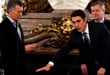 Denuncian al ministro de Energía por lavado de dinero
