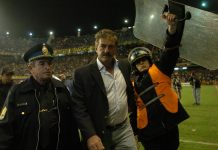 Ordenan detener al entrenador Ricardo La Volpe por acoso sexual Ordenan detener al entrenador Ricardo La Volpe por acoso sexual
