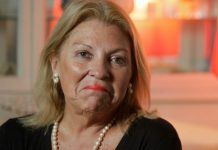 La Justicia dejó a Elisa Carrió sin fueros en demanda civil por falsa denuncia Un mozo dijo que Carrió le dejó una miseria de propina y la legisladora le respondió