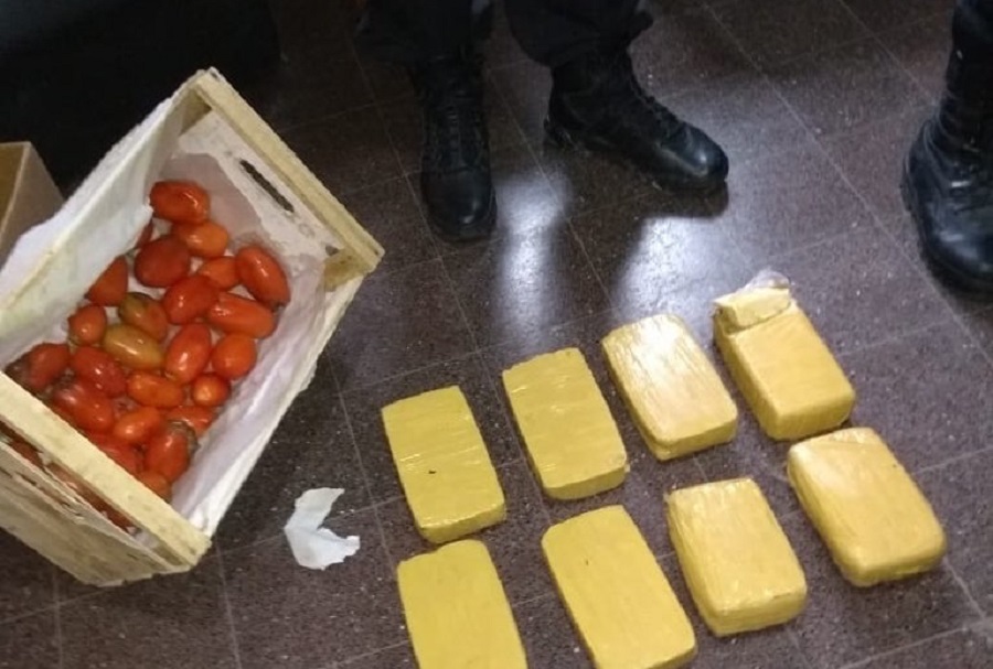 En cajones de tomates, intentaron ingresar cocaína a la cárcel de Florencio Varela