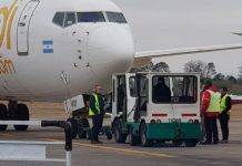 Furia de pasajeros por cancelación masiva de vuelos de Flybondi Furia de pasajeros por cancelación de vuelos de la low cost Flybondi