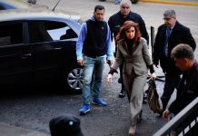 Cristina Kirchner volvió a Comodoro Py para declarar por la causa de lavado de dinero Allanamientos a Cristina Kirchner: denuncian la presencia de un "tóxico"