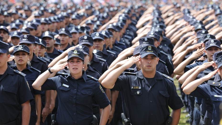 Vidal refuerza con 12 mil policías los distritos del Conurbano