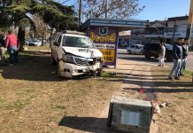 Burzaco: un patrullero perdió el control y atropelló a una mujer en la vereda Burzaco: un patrullero perdió el control y atropelló a una mujer en la vereda