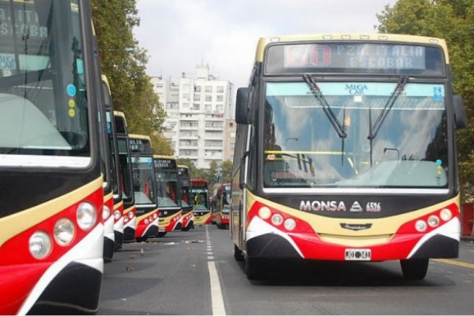 Continúa el paro de los choferes de la Línea 60 de la empresa Monsa