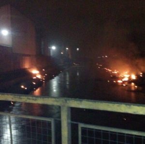 Incendio sobre el arroyo Las Piedras por vuelco de combustibles