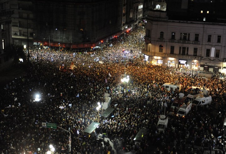 Multitudinaria marcha para pedir por el desafuero de Cristina Kirchner y una ley contra los corruptos