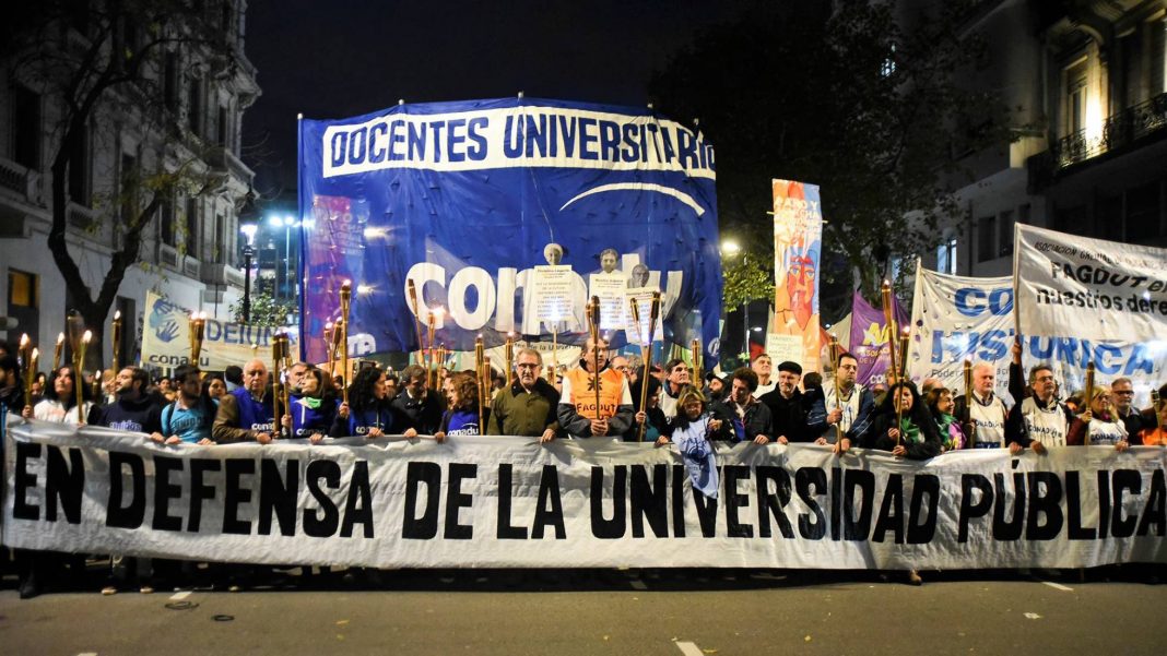 Paro de docentes universitarios: marcharan y daran clases públicas