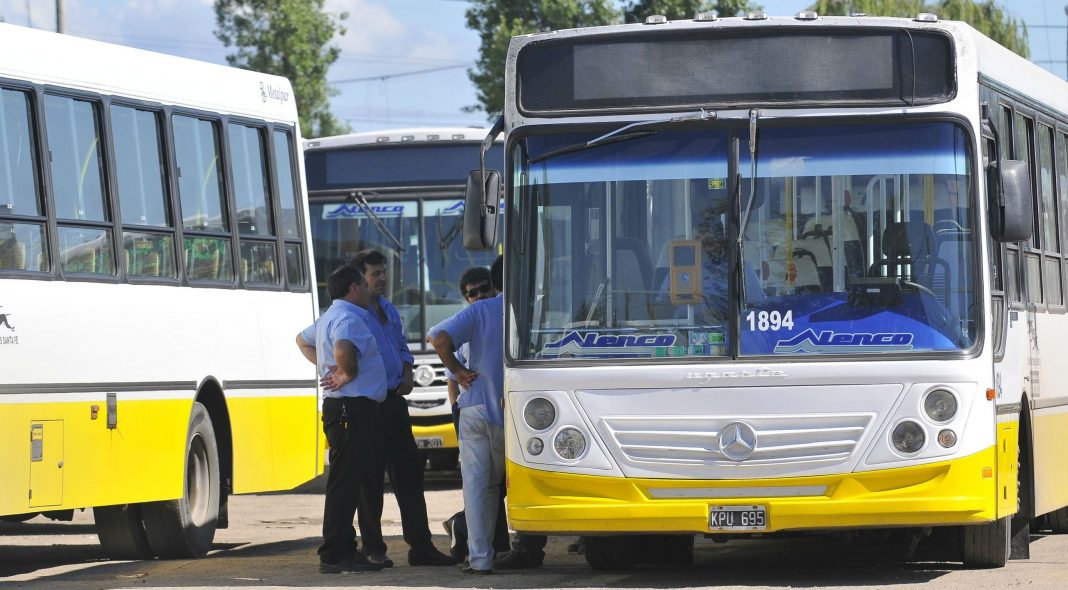 Lomas de Zamora: paro de colectivos de la empresa Santa Fe