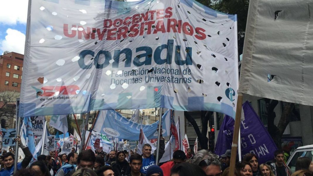 Docentes universitarios seguirán de paro - Timing Politico