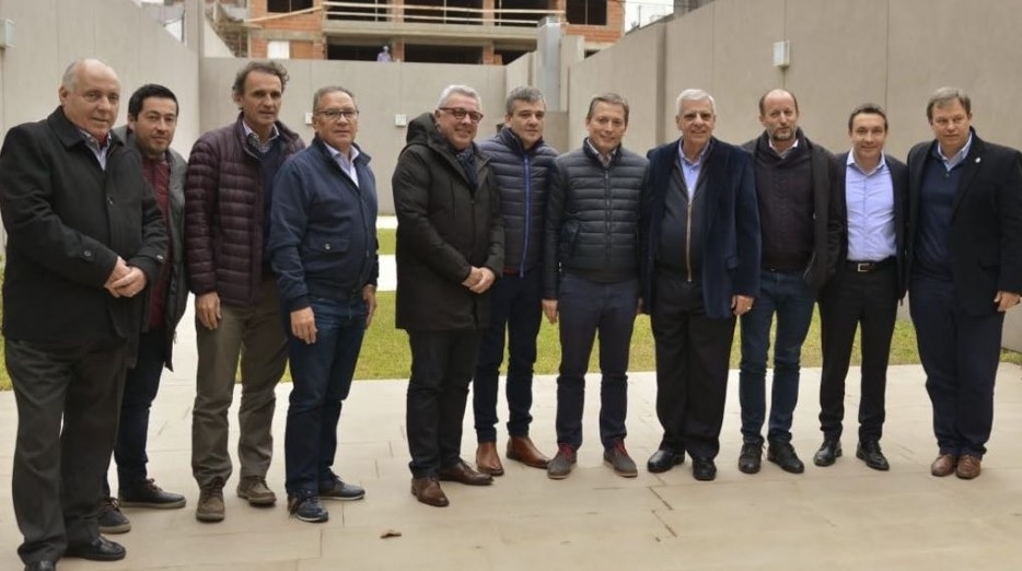 Intendentes peronistas se reunieron en Merlo para “analizar la crisis”