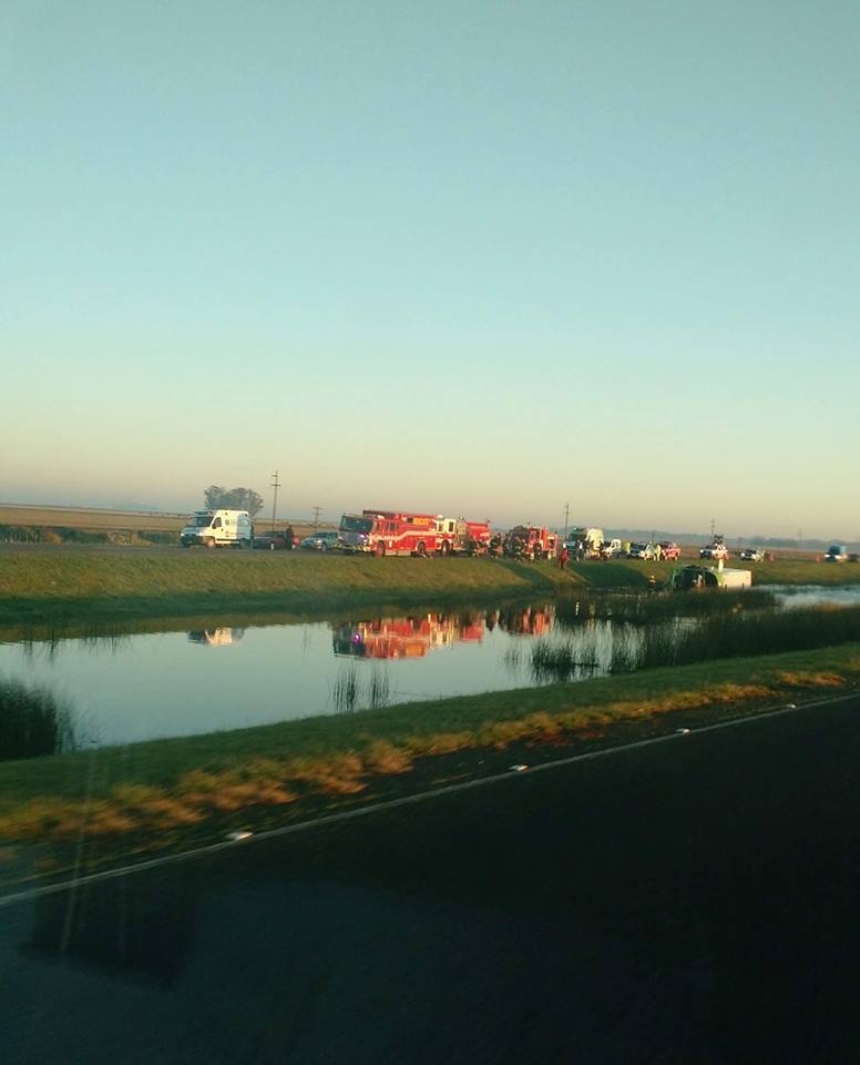 Volcó un micro de Rutamar en la ruta 2 y hay al menos 3 muertos