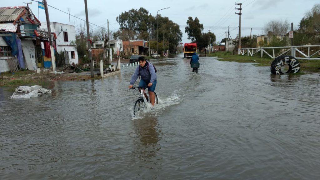 Fuerte sudestada en Quilmes afecto la ribera de la ciudad