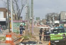 Un trabajador habría muerto al caer de un poste en la obra del Metrobus de Quilmes