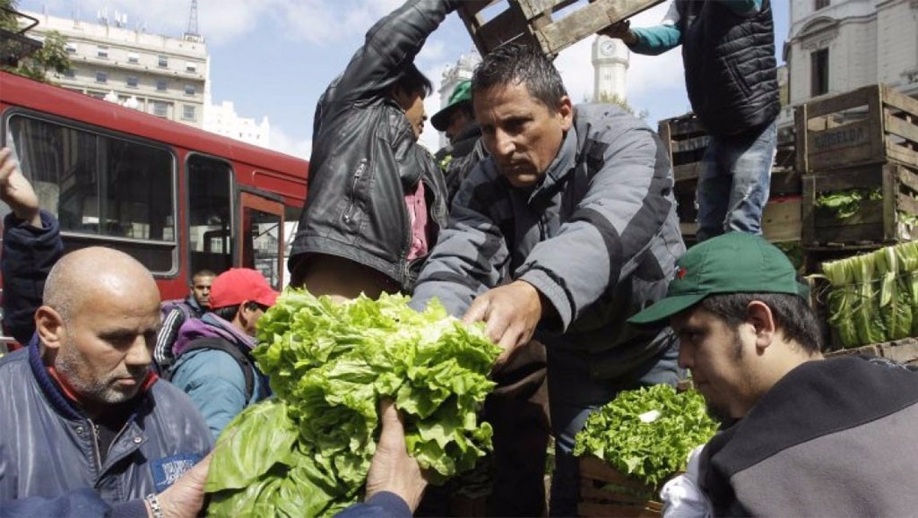 todo al costo, verduras y frutas, todo por $10, crisis, feriazo