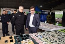 Berazategui: Ritondo supervisó un operativo que desbarató una banda narco Berazategui: Ritondo supervisó un operativo que desbarató banda narco