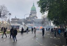 Otra vez, incidentes y represión durante la sesión del presupuesto 2019 represión, congreso, presupuesto 2019