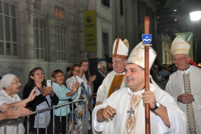 báculo pastoral, padre maxi, obispo auxiliar quilmes