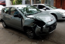 Quilmes: Le dio las llaves del auto a un trapito y se lo destrozó contra la pared trapito, accidente, quilmes, choco, auto, palio