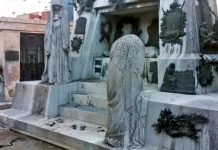 Explosión y terror en el cementerio de Recoleta: una mujer sufrió heridas y está grave
