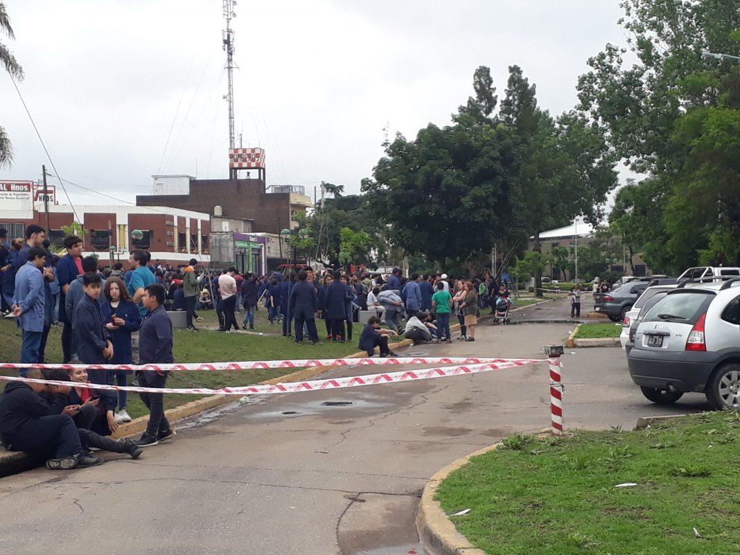 amenaza de bomba, longchamps, colegio industrial