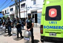 Incendio en la comisaría de Esteban Echeverría: cinco policías fueron desafectados por los detenidos muertos