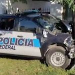 Lanús: Un patrullero atropelló y dejó en coma a una mujer que iba en la moto con su hijo de 5 años