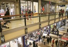Las ventas en shoppings y supermercados volvieron a caer en marzo por noveno mes consecutivo