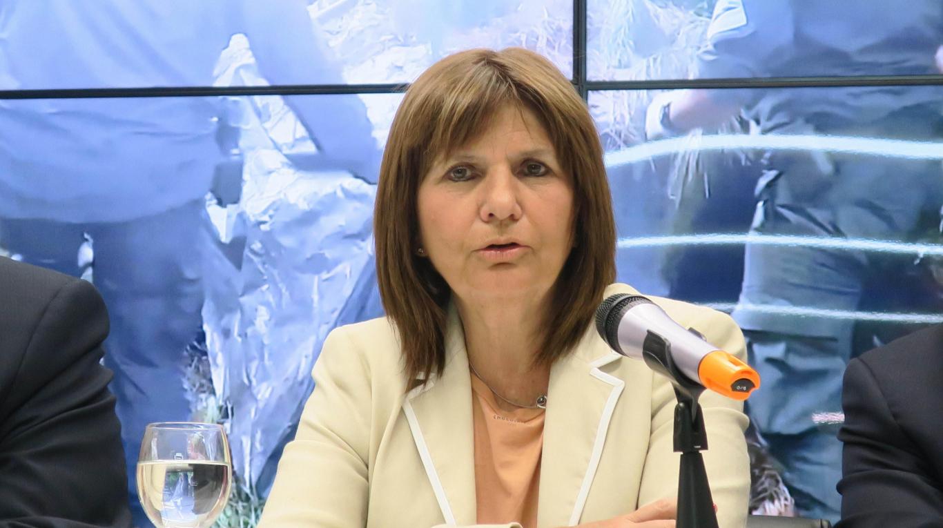 patricia bullrich, pistolas taser