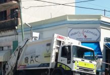 El estado de las calles de Quilmes por falta de mantenimiento: un camión de basura quedó atrapado
