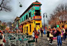 Por la devaluación, hubo superávit de turistas