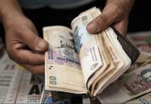 Por la crisis económica, el Gobierno adelanta el aumento del salario mínimo