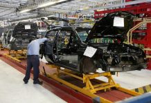 Peugeot suspendió a dos mil trabajadores de su planta en El Palomar