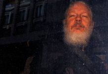 Wikileaks: Ecuador le retiró el asilo y Julian Assange fue detenido en Londres