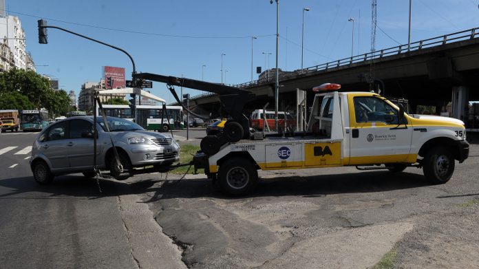 acarreo-autos-multas-transito-mal-estacionamiento-CABA-1920
