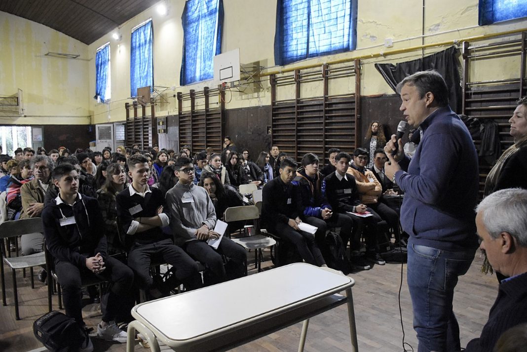 mariano cascallares, joevenes, parlamento juvenil, almirante brown, jovenes